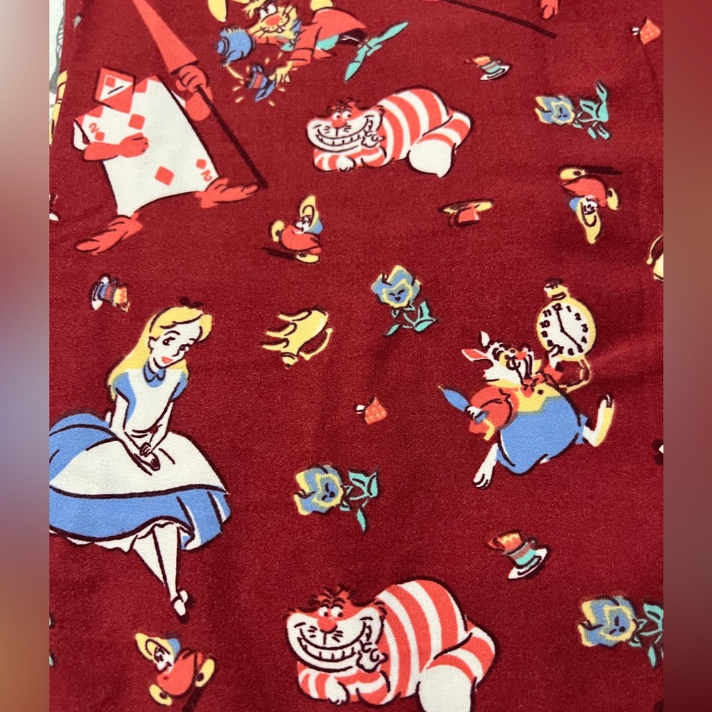 Alice in Wonderland 🫖 🐇 Leggings